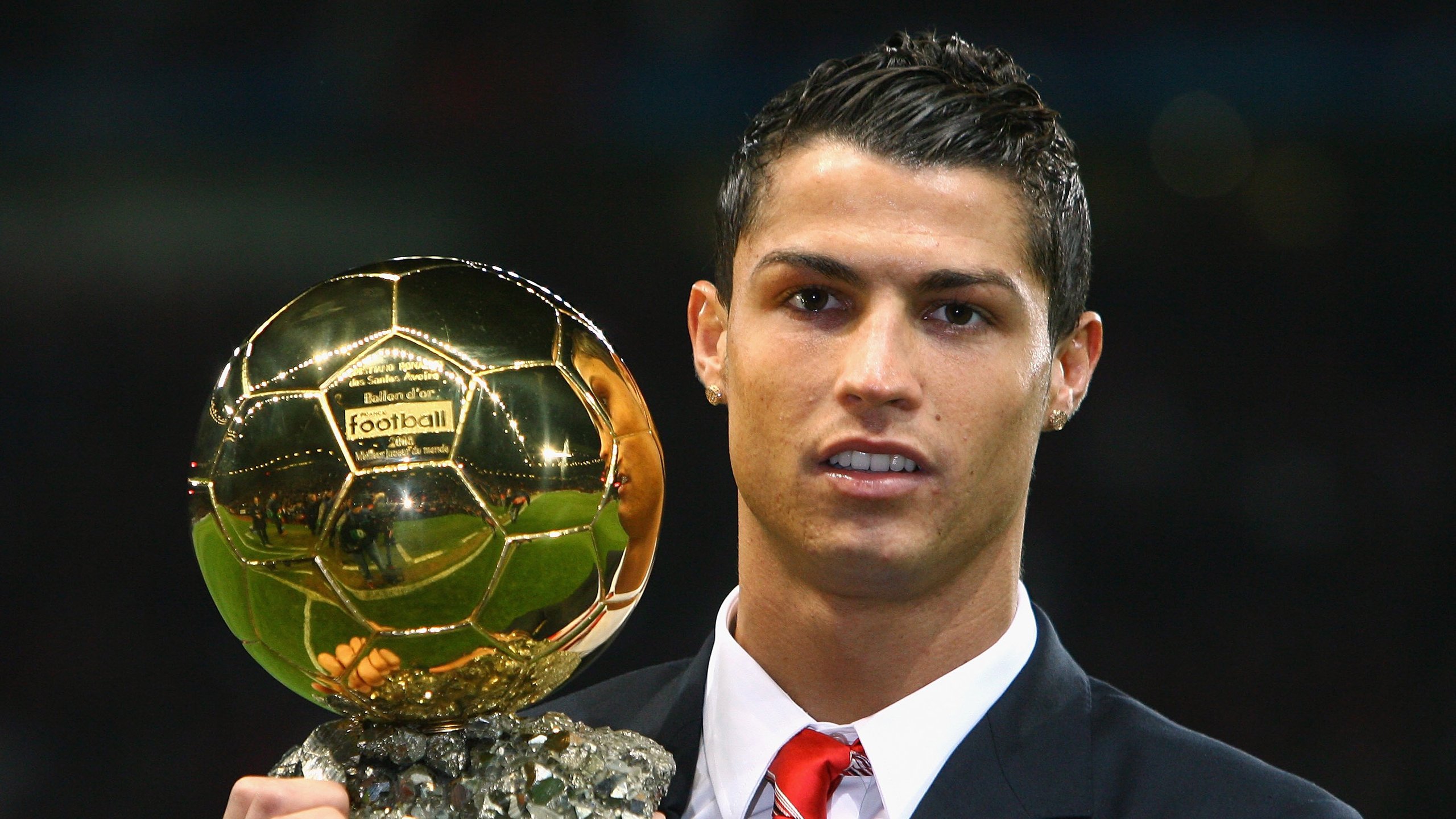 次世代技术助阵：智能球桌引领运动新潮流，智能球馆