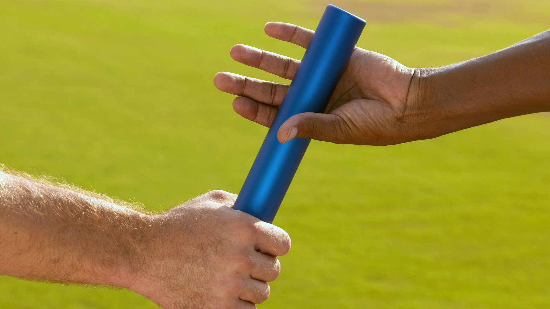 科技推动：虚拟现实与增强现实让比赛“身临其境”，虚拟现实增强现实的含义